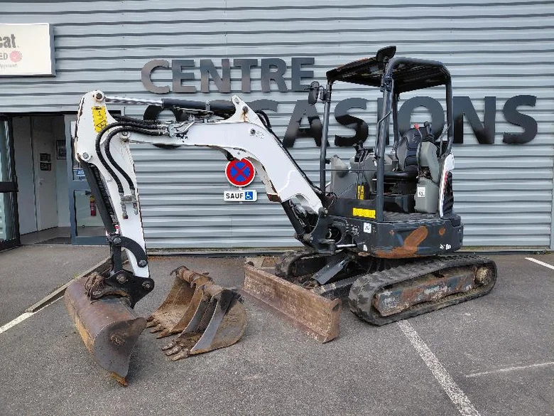 Mini pelle BOBCAT E26