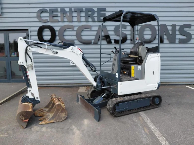 Mini pelle BOBCAT E17
