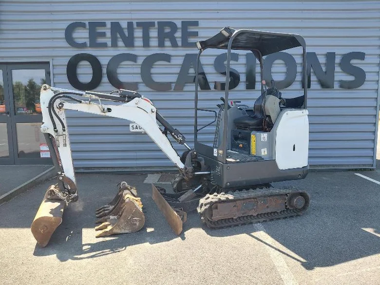 Mini pelle BOBCAT E17