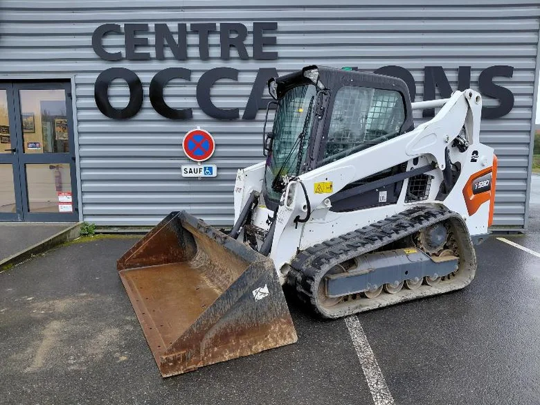 Chargeurs compacts BOBCAT T590