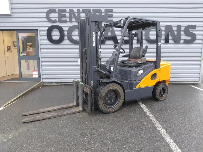 Télescopiques de construction DOOSAN D35C-7