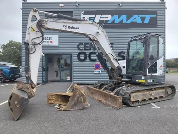 Mini pelle BOBCAT E85